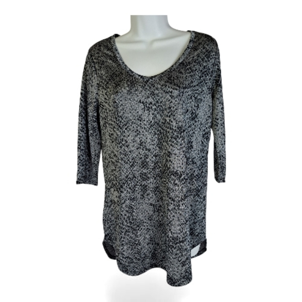 Dynamite Gray Snakeskin Print 3/4 Sleeve Tunic Top